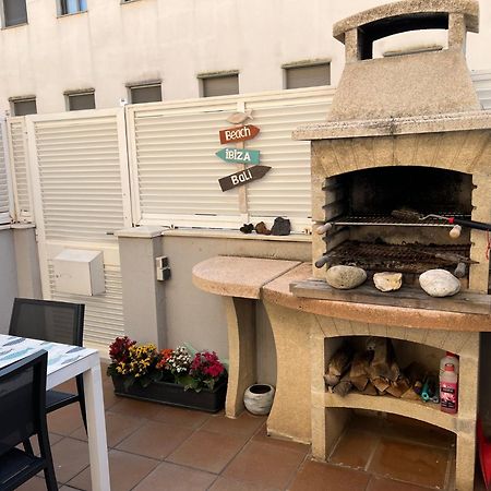 Cozy Beach House With Pool & Bbq Кубельес Экстерьер фото