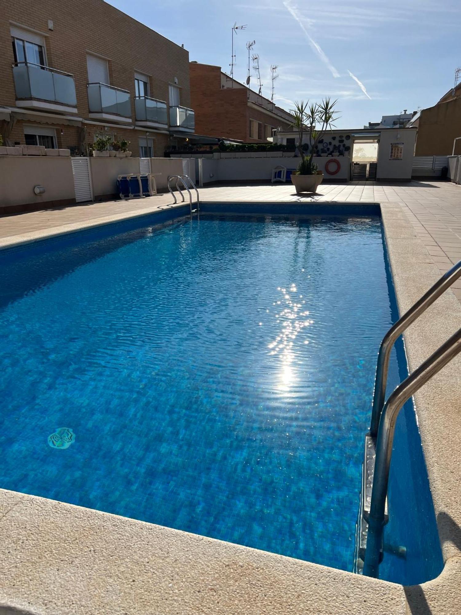 Cozy Beach House With Pool & Bbq Кубельес Экстерьер фото
