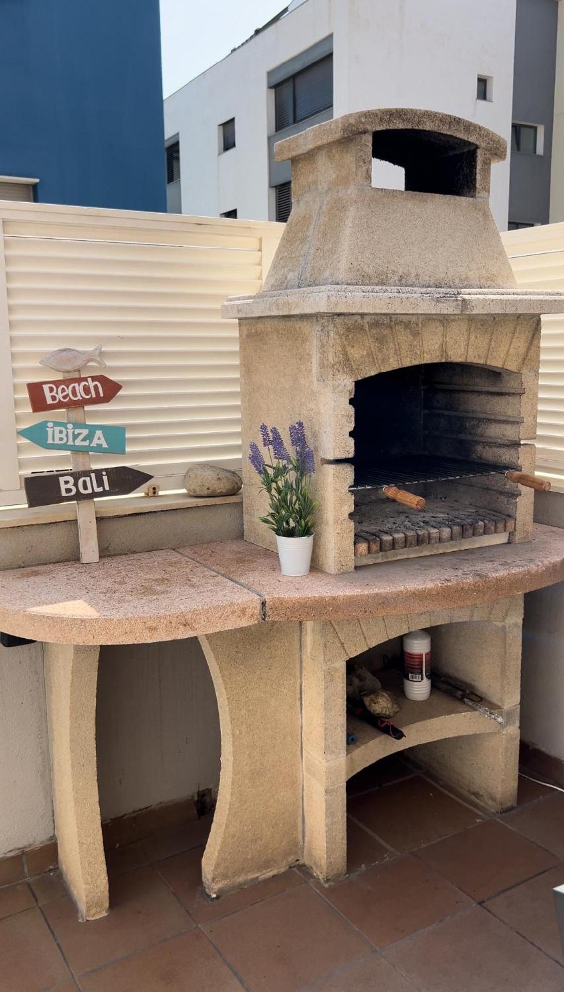 Cozy Beach House With Pool & Bbq Кубельес Экстерьер фото